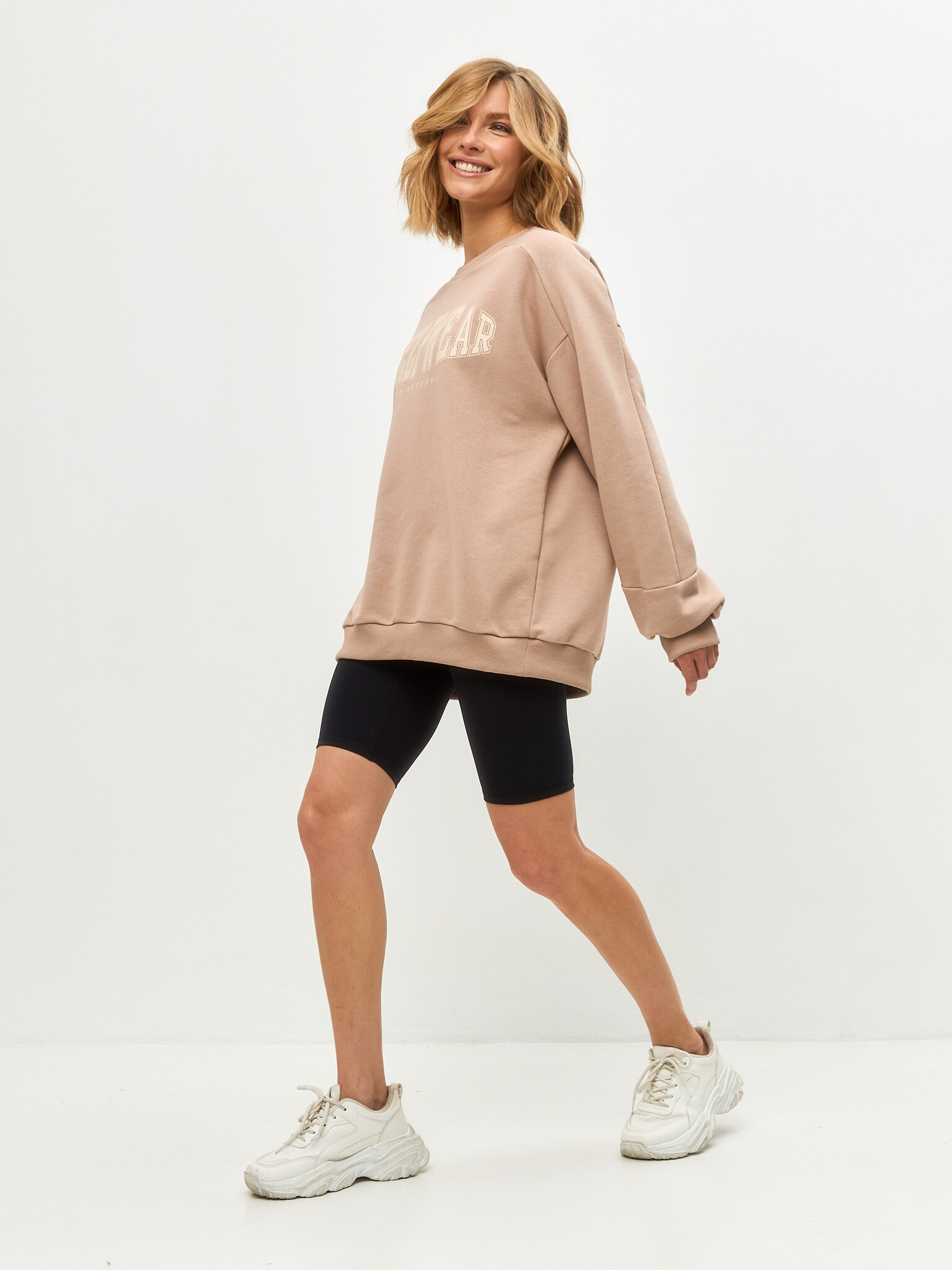 Свитшот бежевый с принтом BSWR