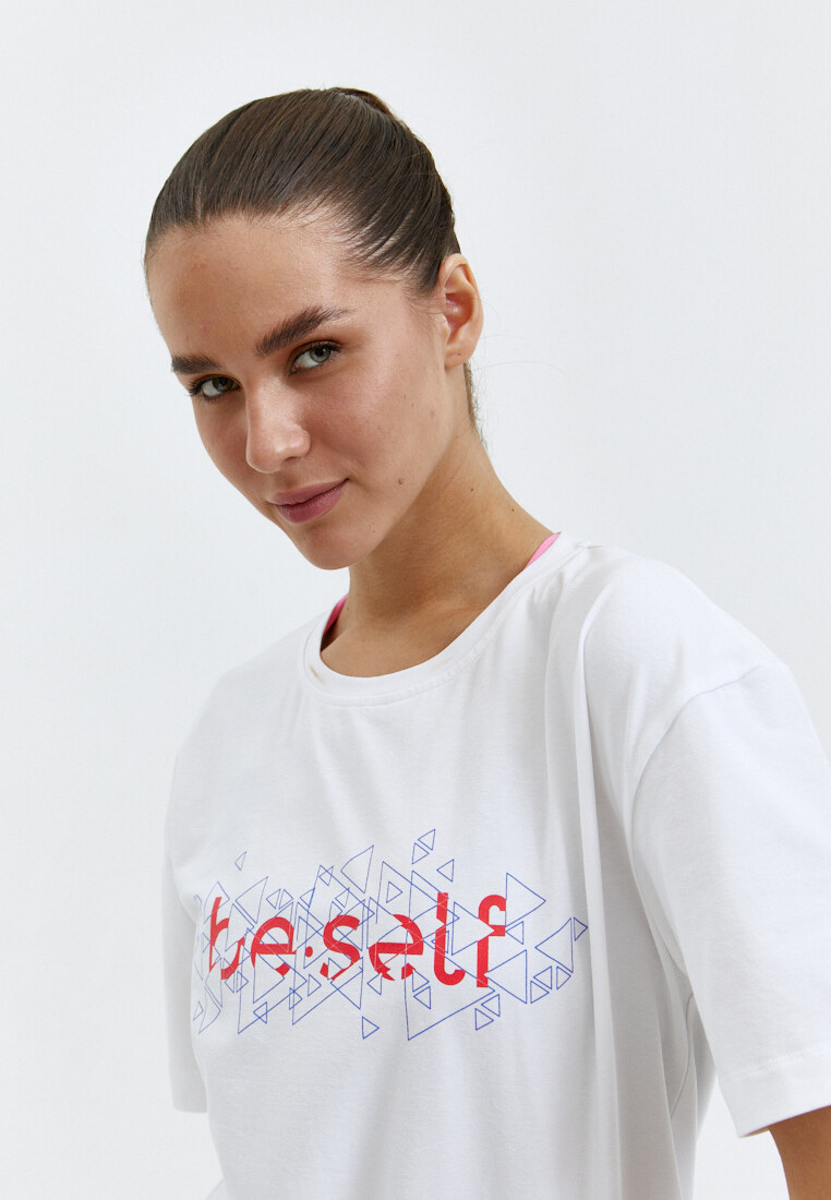 Футболка с геометрическим принтом BeSelf белая