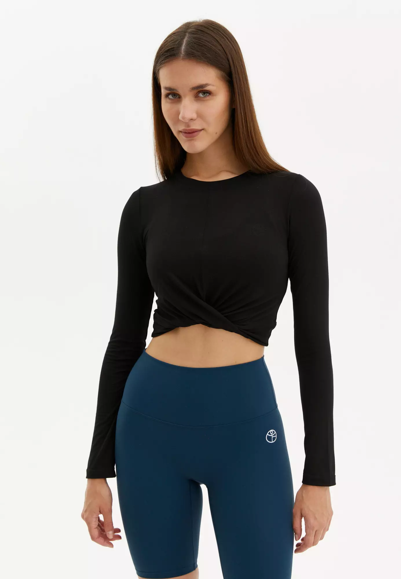 Кроп-топ с узлом VISCOSE черный