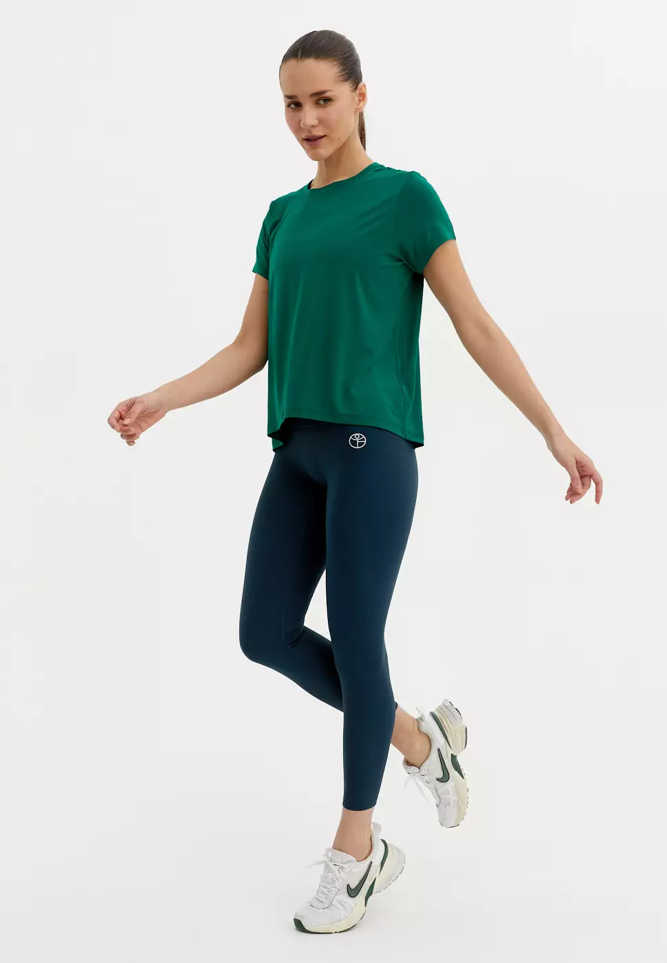 Футболка MODAL изумрудная