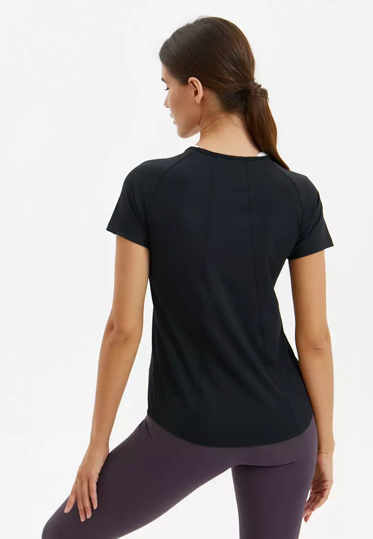 Удлиненная футболка SATIN BASE черная