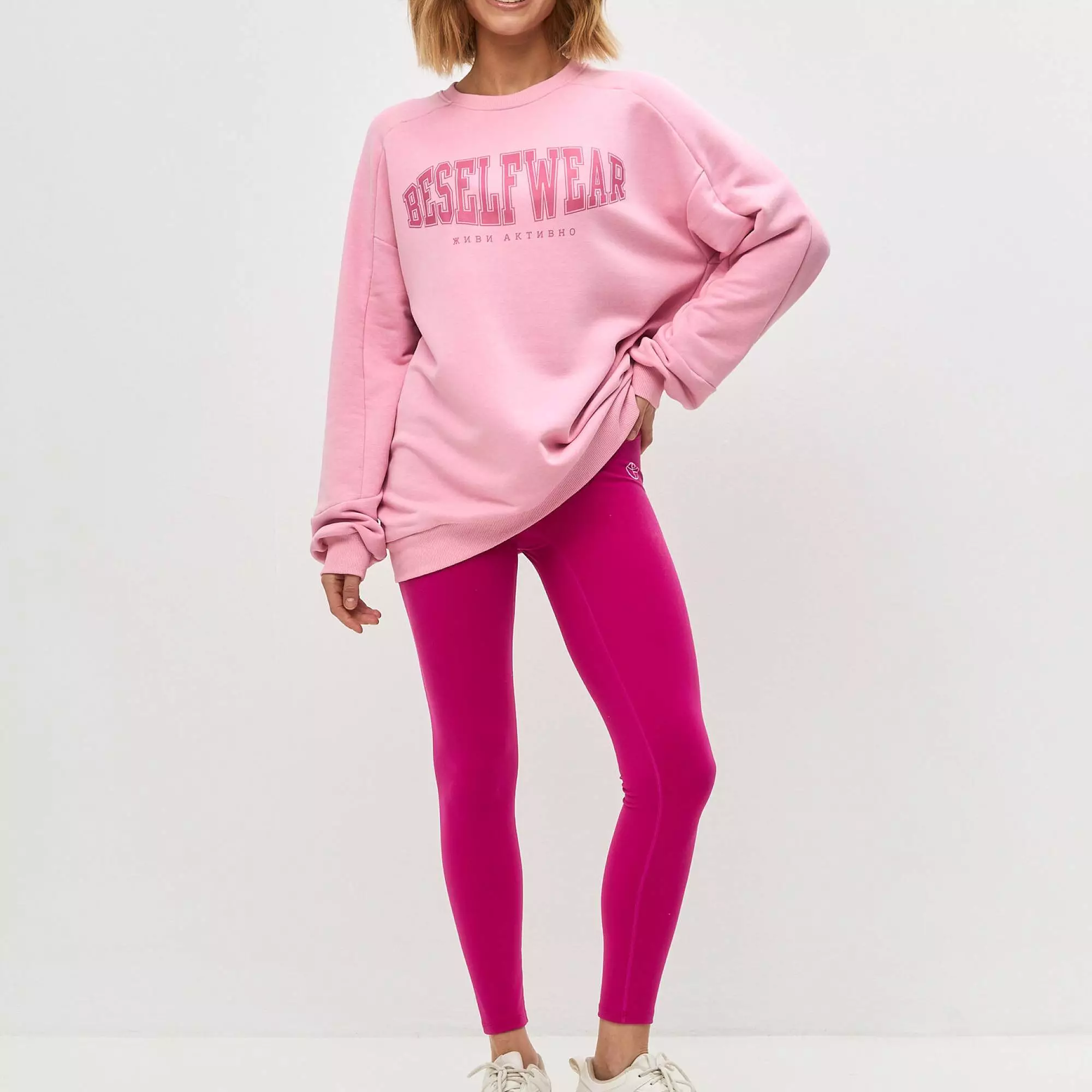 Свитшот розовый с принтом BSWR