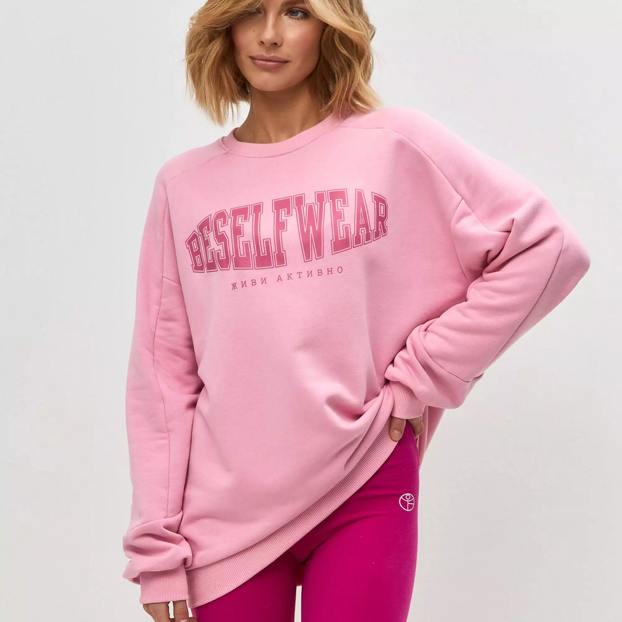 Свитшот розовый с принтом BSWR