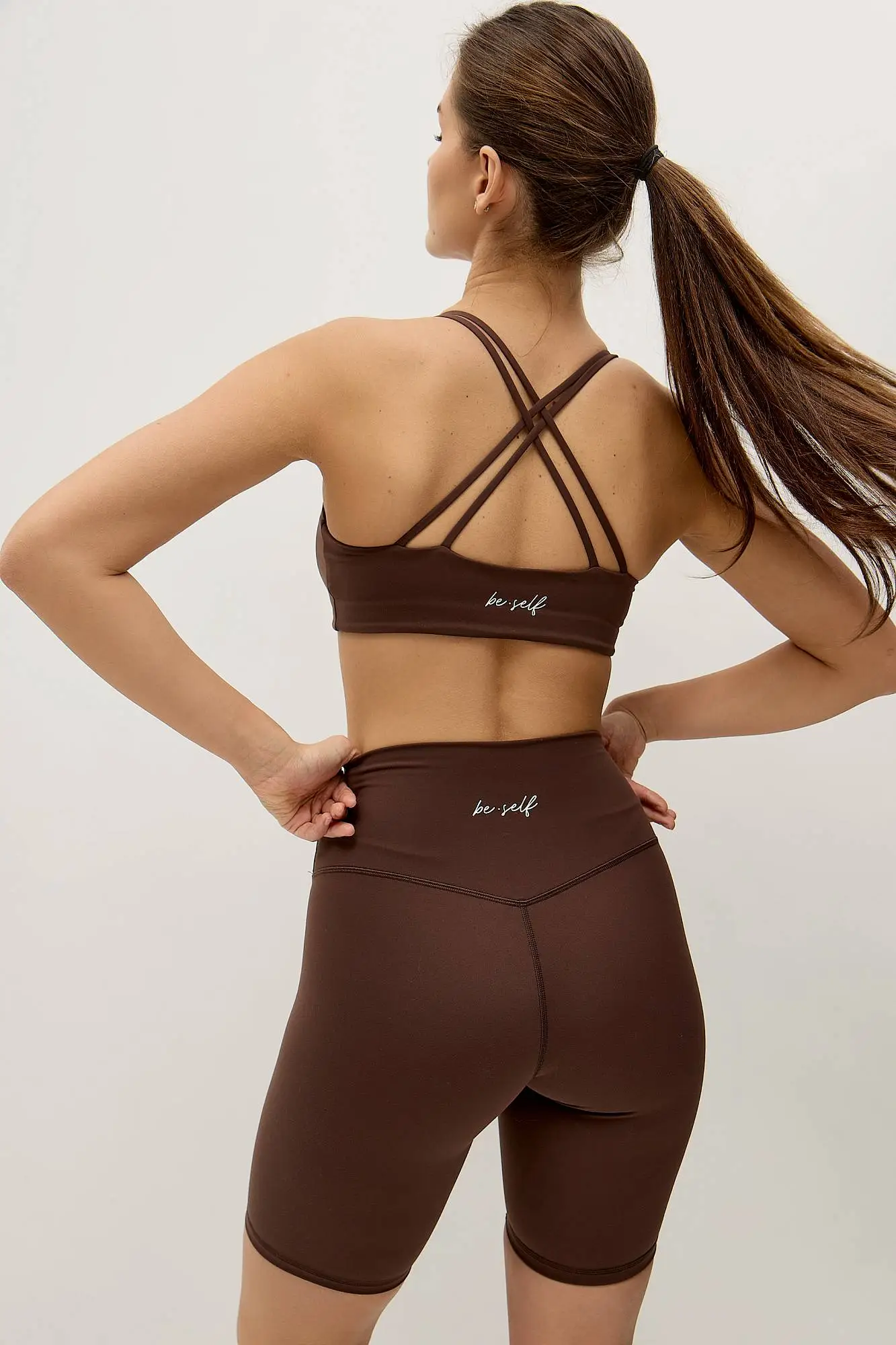 Топ-бра укороченный MOTION шоколадный