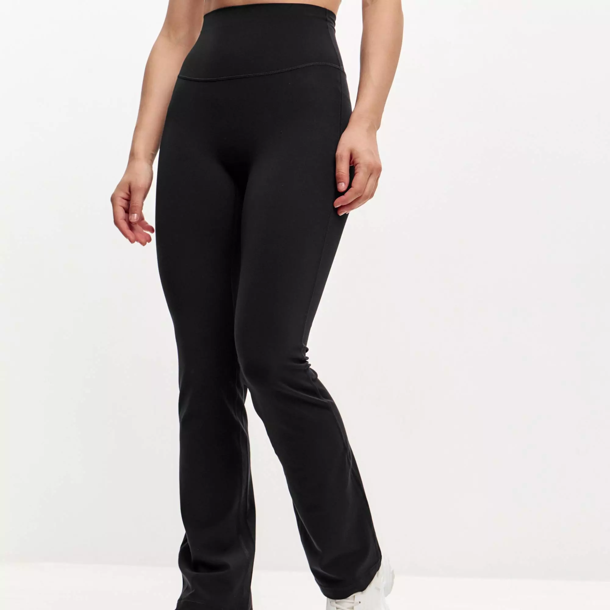 Брюки клеш SOFT LIBERTY Short черные