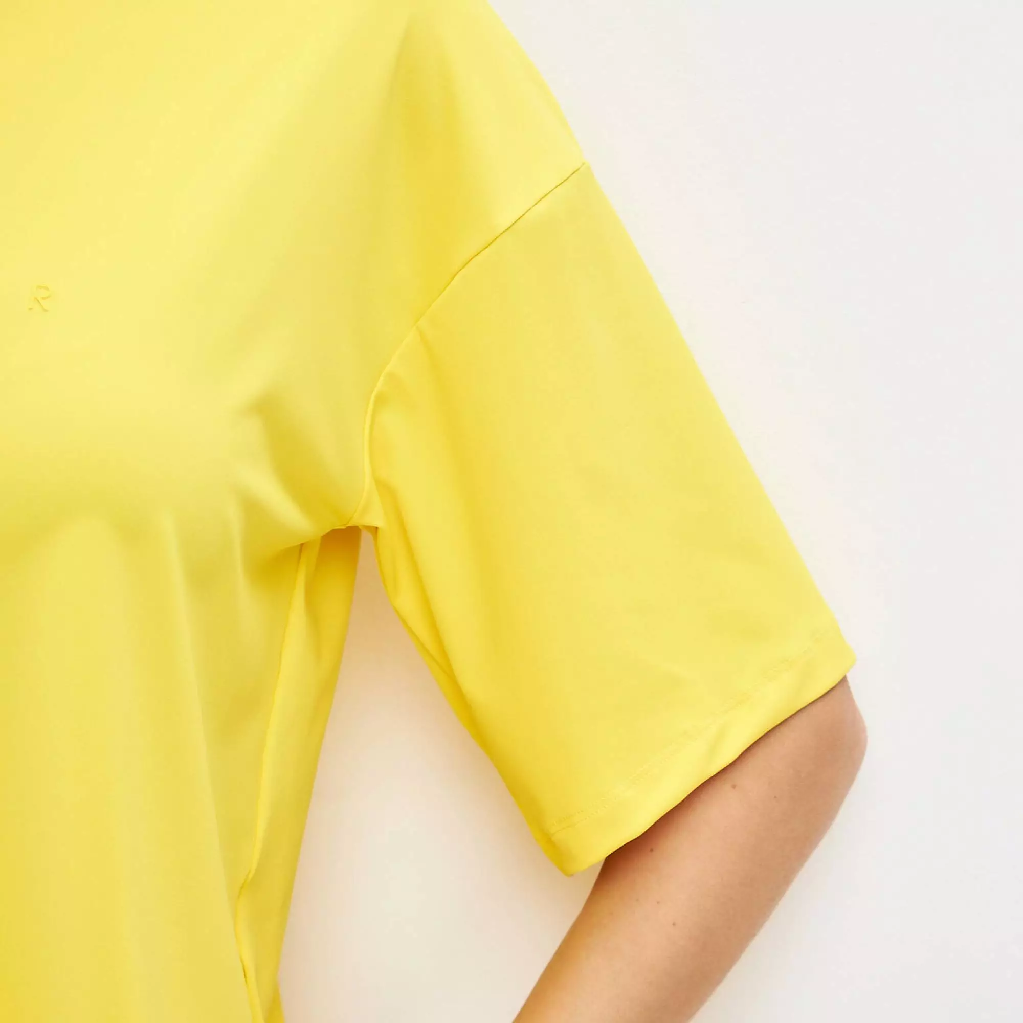 Футболка SATIN BASE желтая